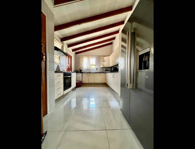 5 BEDROOM PROPERTY TO RENT IN WOODMEAD